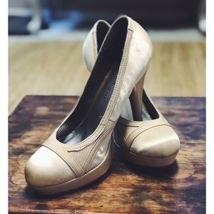 Madden Girl Cream Pump